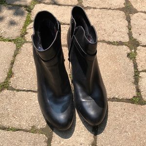 College waterproof dress booties